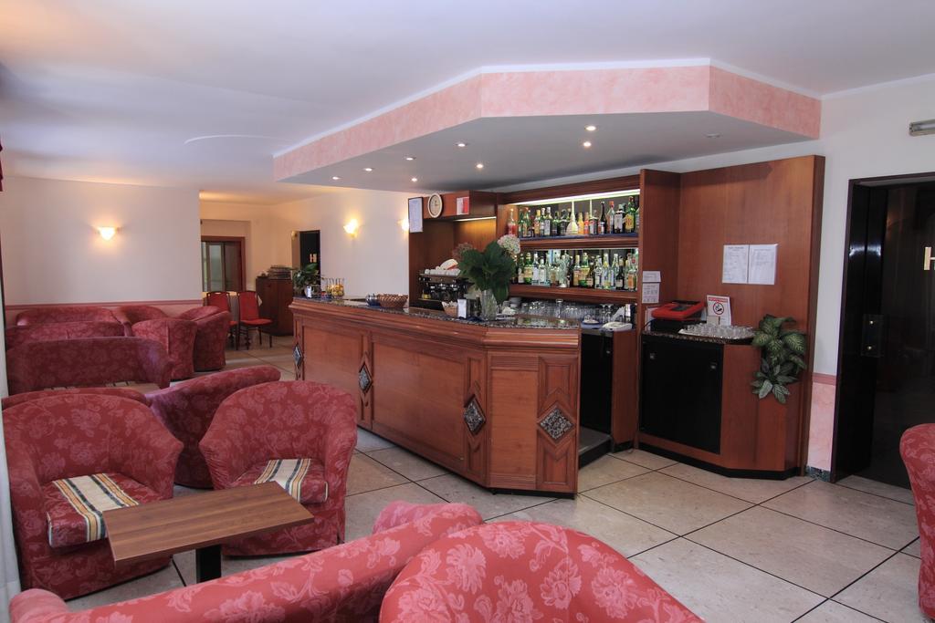 Hotel Piemonte Lanzo Torinese Exteriör bild